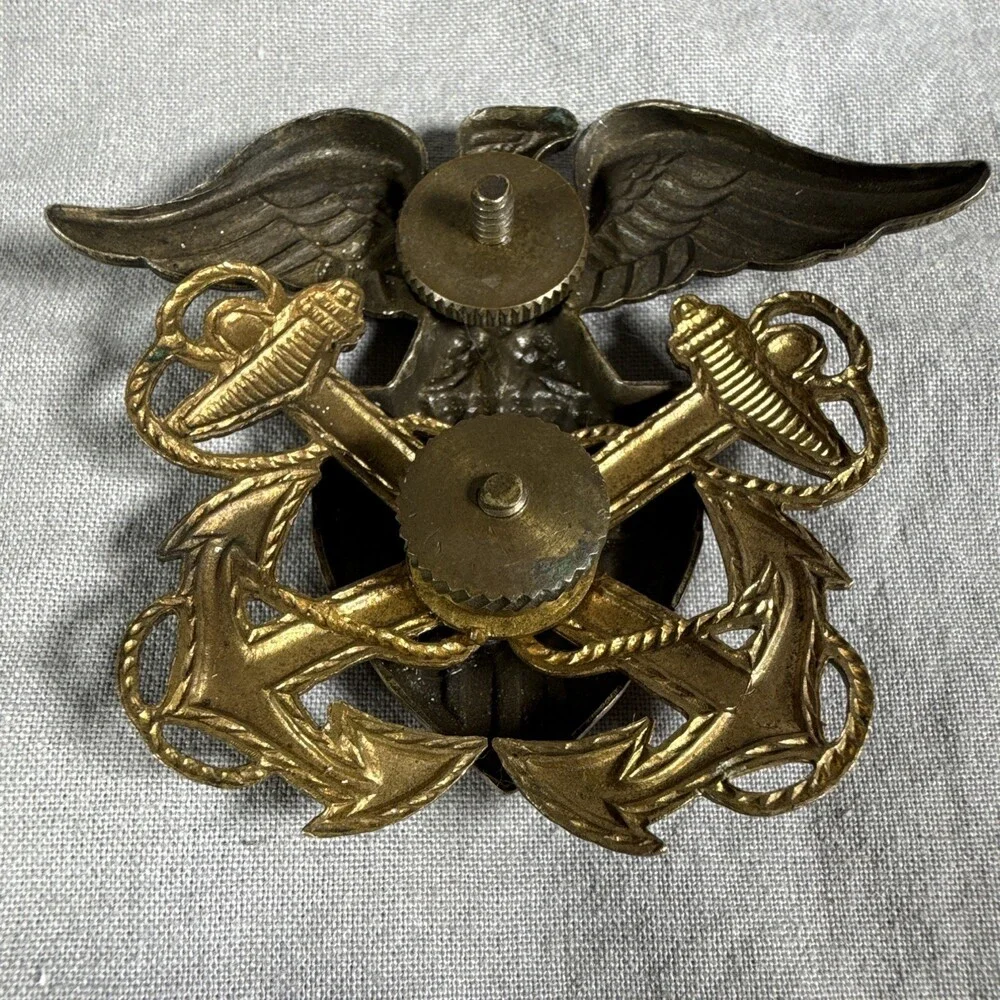 * Vintage WWII US Navy Officer Visor Cap Badge Insignia Two Piece Screw Back USN
